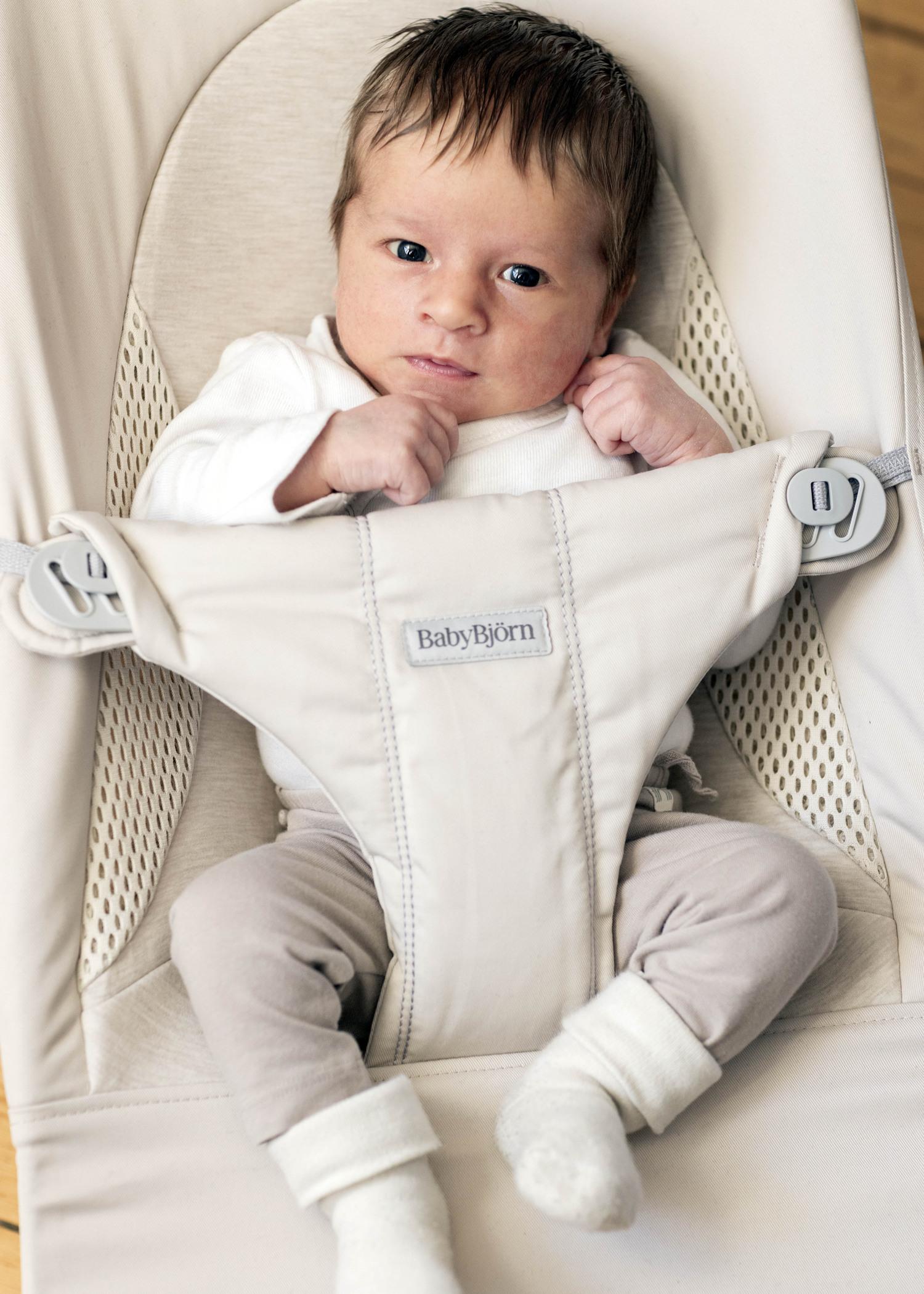 Bouncer Balance Soft in Light beige Woven/Jersey Trifabric - BabyBjörn