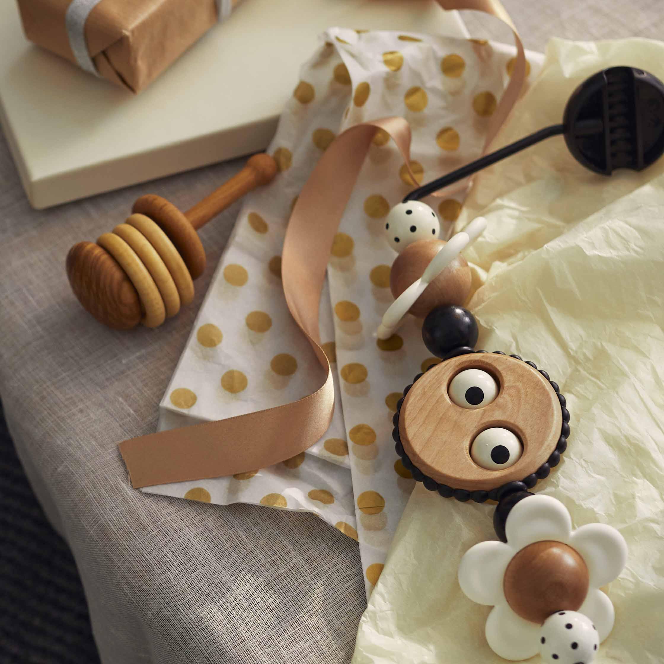 Toy for Bouncer Goodly eyes, inspiration for gifts for the perfect Baby Shower - BabyBjörn